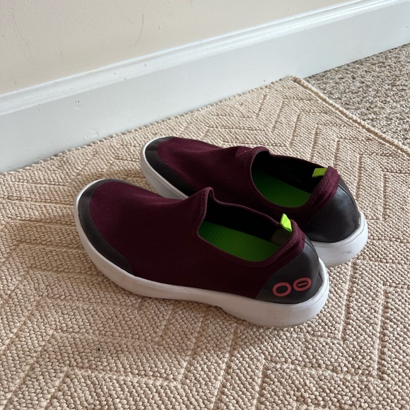 Oofos sz 10 - Picture 3 of 11